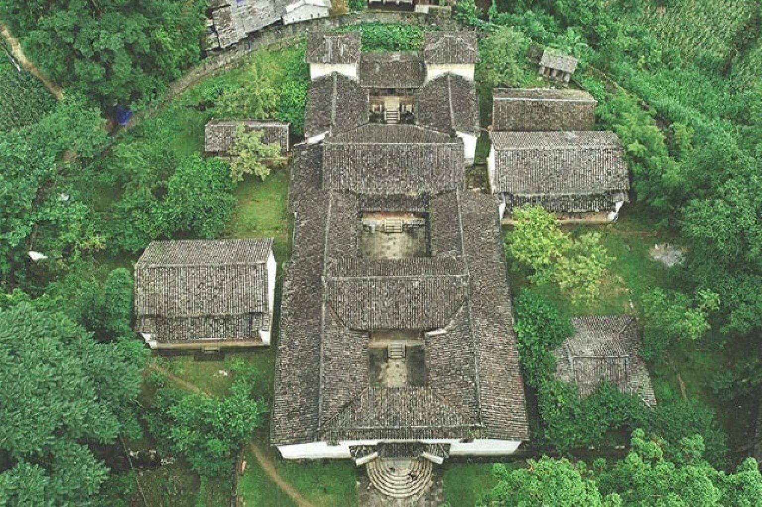 DINH-THU-VUA-MEO