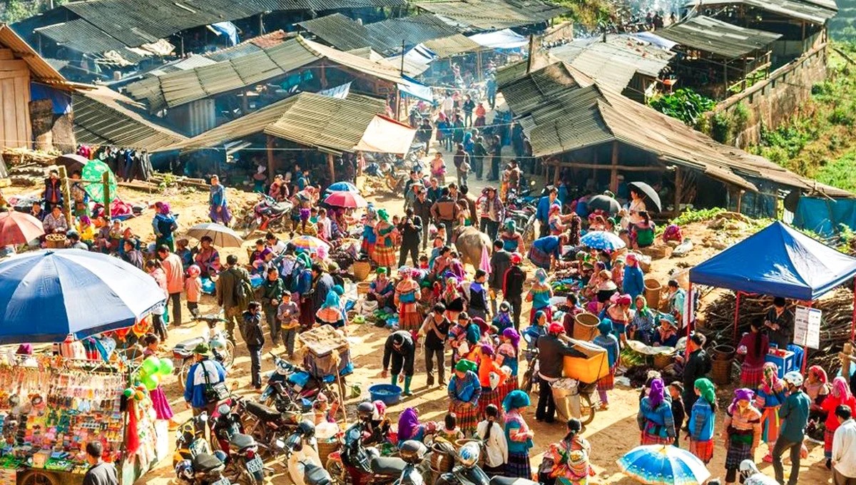 cho-phien-bac-ha-du-lich-de-men-vn